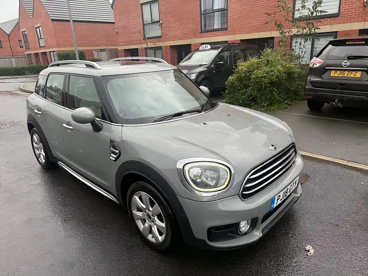 Used 2018 MINI Countryman Cooper - Interior and Exterior details 4