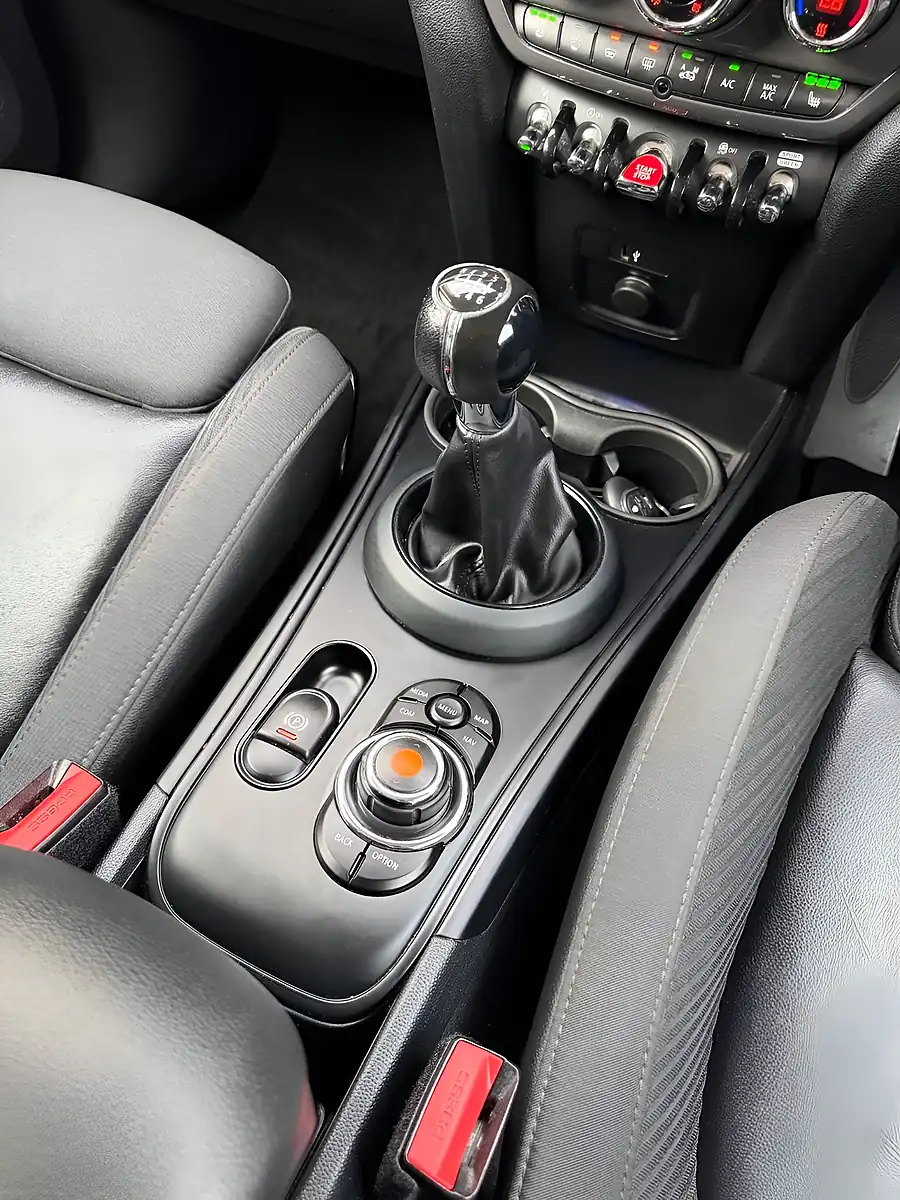Used 2018 MINI Countryman Cooper Island Blue Met - Interior and Exterior details 14