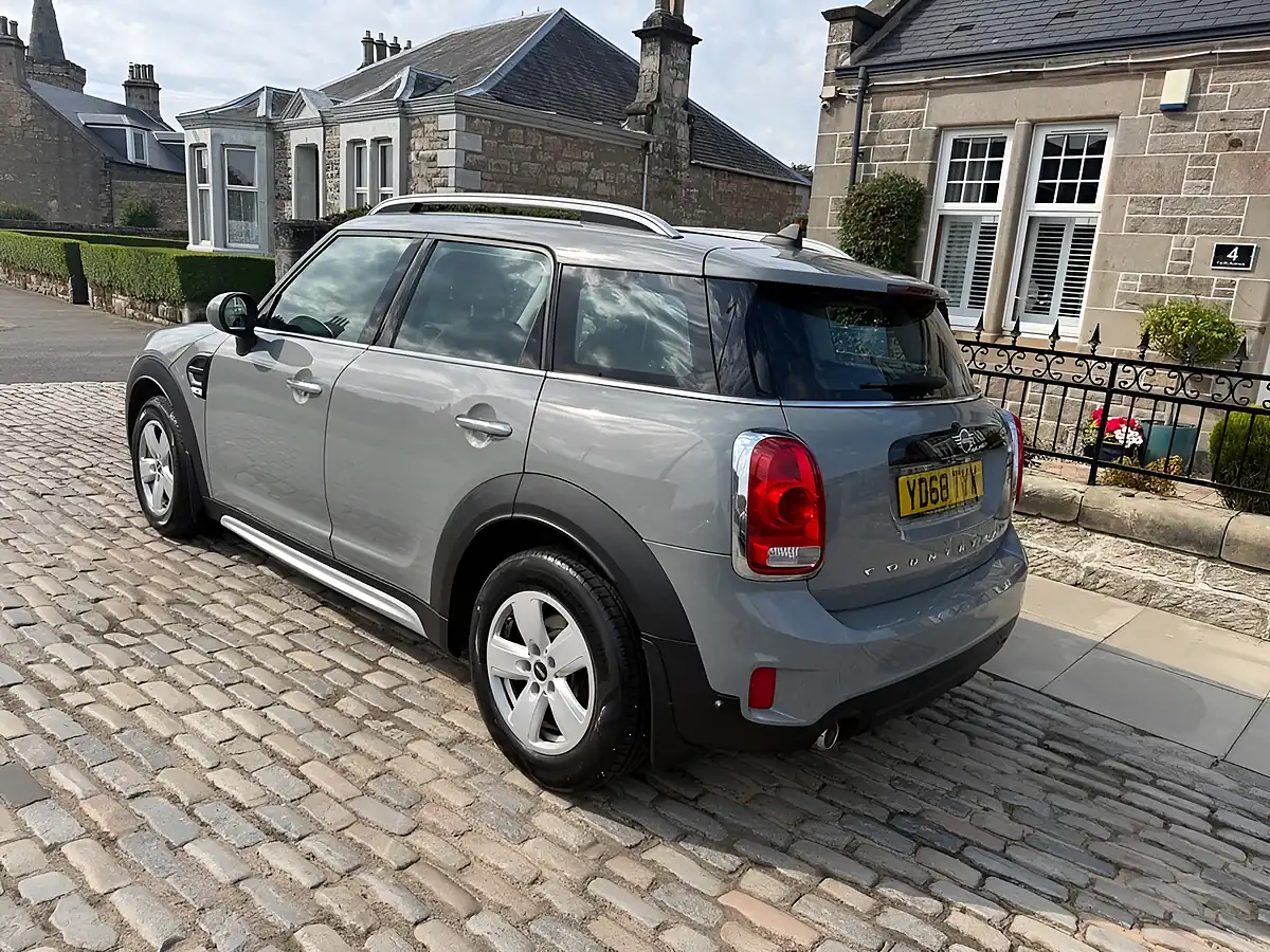 Used 2018 MINI Countryman Cooper Moonwalk Grey - Interior and Exterior details 11