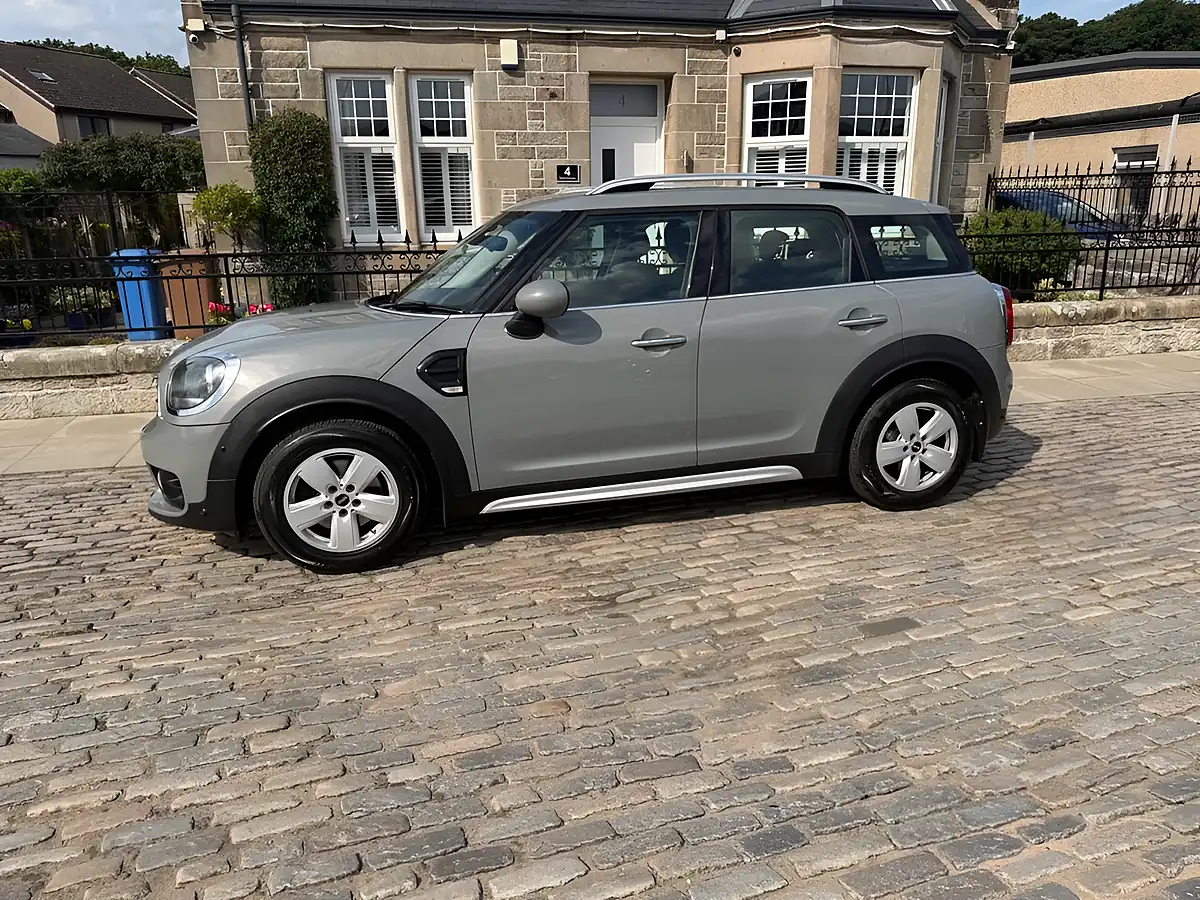 Used 2018 MINI Countryman Cooper Moonwalk Grey - Interior and Exterior details 12