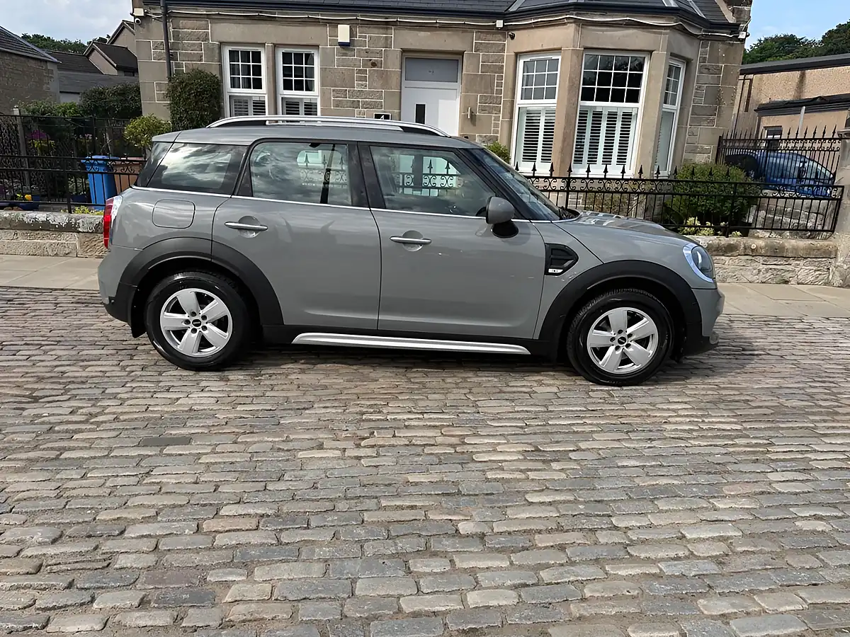 Used 2018 MINI Countryman Cooper Moonwalk Grey - Interior and Exterior details 14