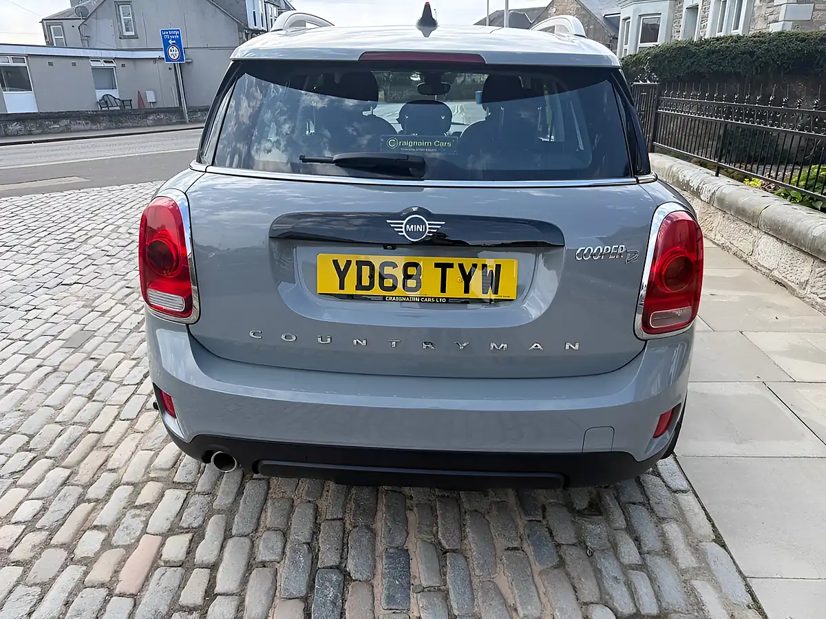 Used 2018 MINI Countryman Cooper Moonwalk Grey - Interior and Exterior details 15