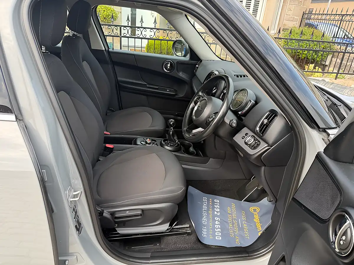 Used 2018 MINI Countryman Cooper Moonwalk Grey - Interior and Exterior details 2