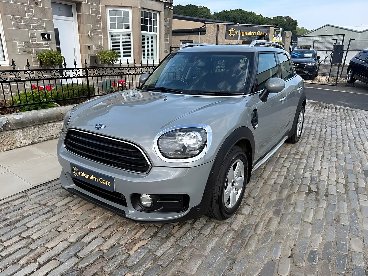 Used 2018 MINI Countryman Cooper Moonwalk Grey - Interior and Exterior details 3