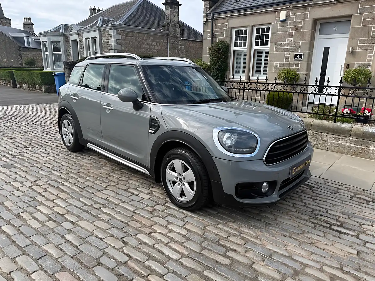 Used 2018 MINI Countryman Cooper Moonwalk Grey - Interior and Exterior details 4