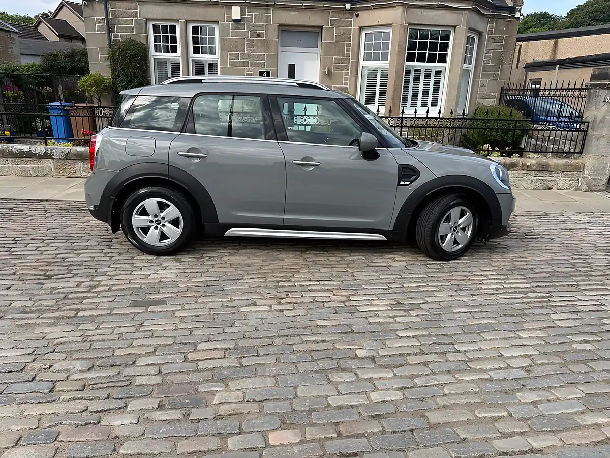 Used 2018 MINI Countryman Cooper Moonwalk Grey - Interior and Exterior details 8