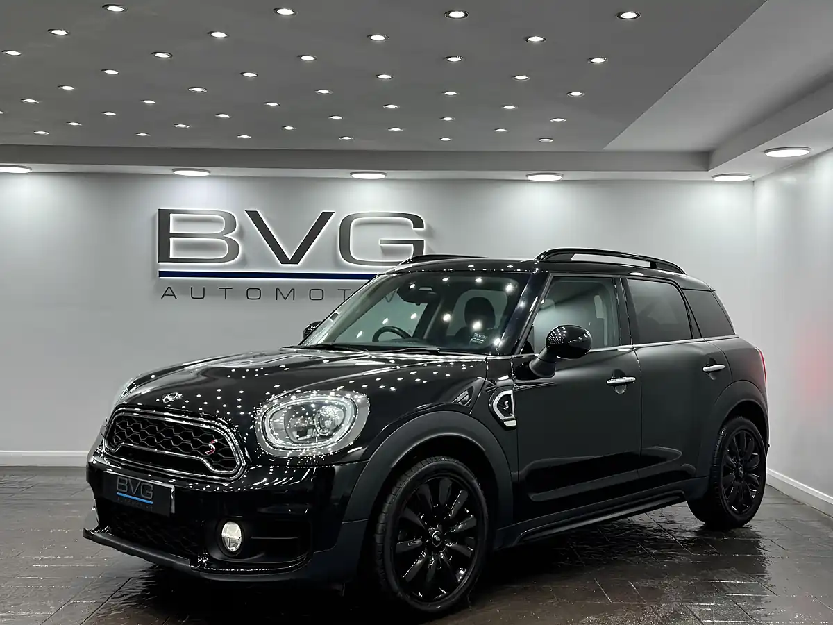 Used 2018 MINI Countryman Cooper S Black - Interior and Exterior details 5