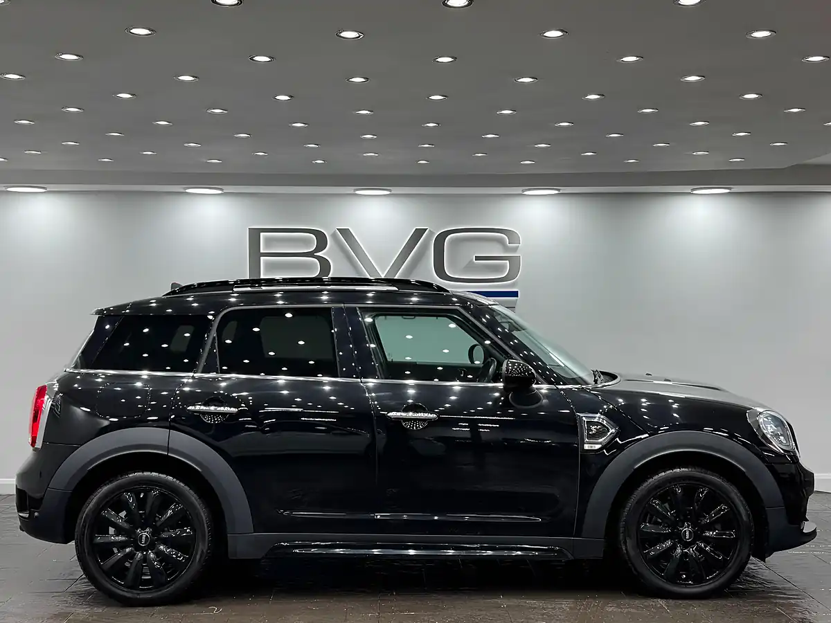 Used 2018 MINI Countryman Cooper S Black - Interior and Exterior details 7