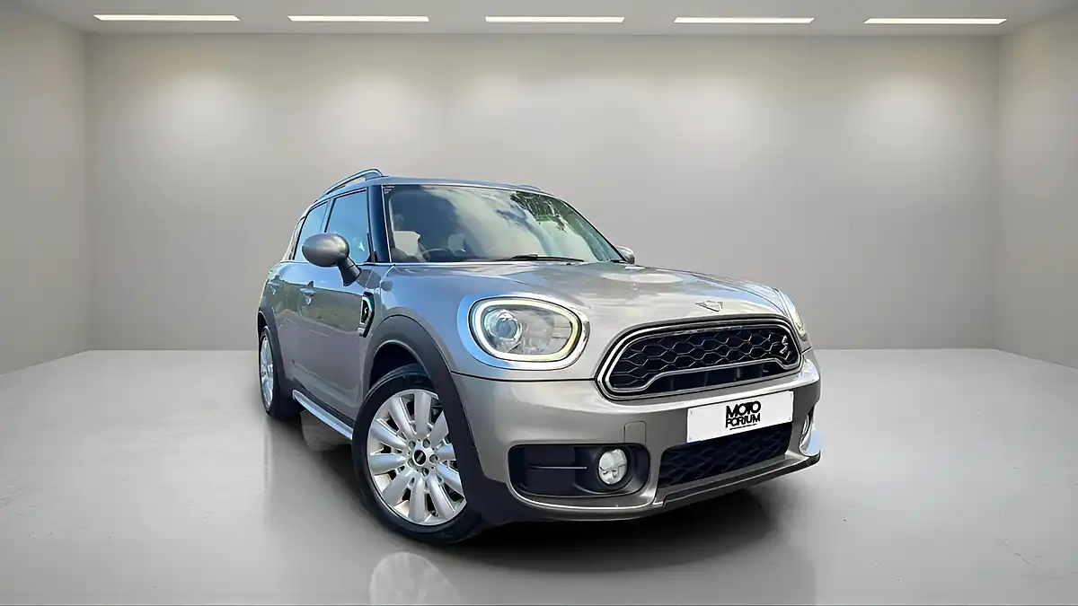 Used 2018 MINI Countryman Cooper S Silver - Front View
