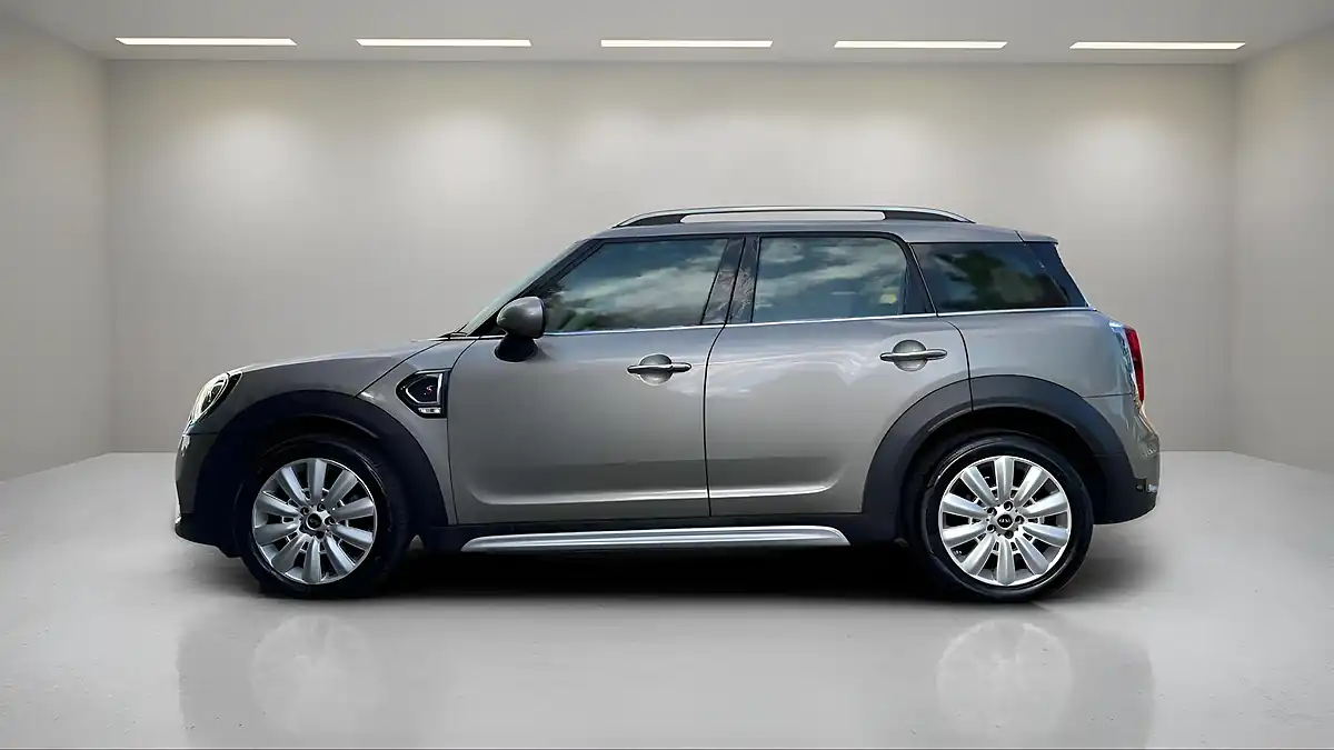 Used 2018 MINI Countryman Cooper S Silver - Interior and Exterior details 5