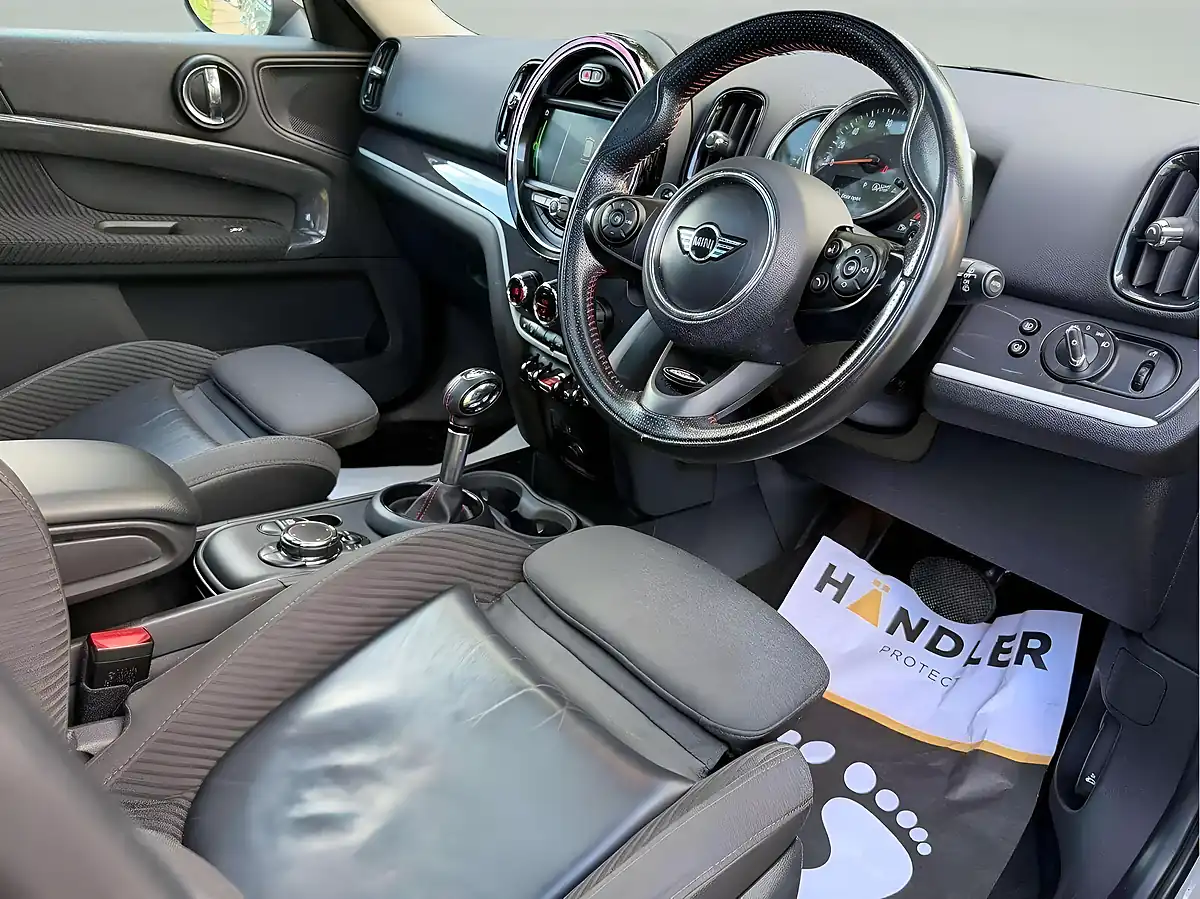 Used 2018 MINI Countryman Cooper S Silver - Interior and Exterior details 9