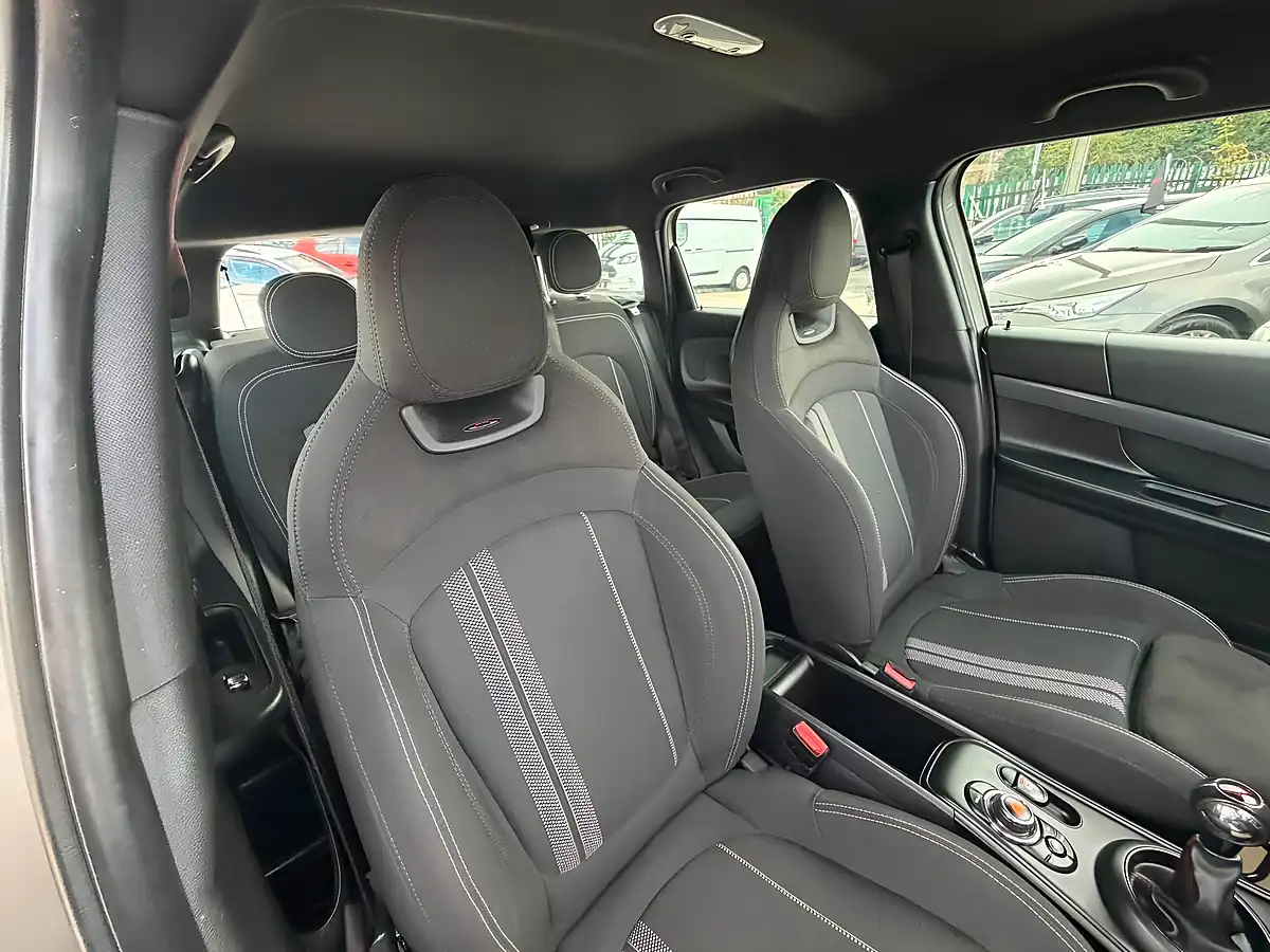 Used 2018 MINI Countryman Cooper S Sport Silver - Interior and Exterior details 14