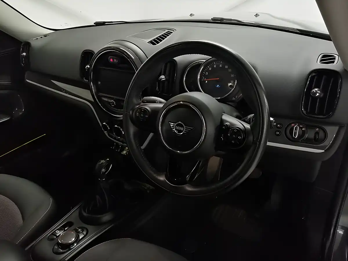 Used 2018 MINI Countryman Cooper Se Grey - Interior and Exterior details 6