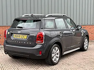 Used 2018 MINI Countryman Cooper Se Grey - Interior and Exterior details 12