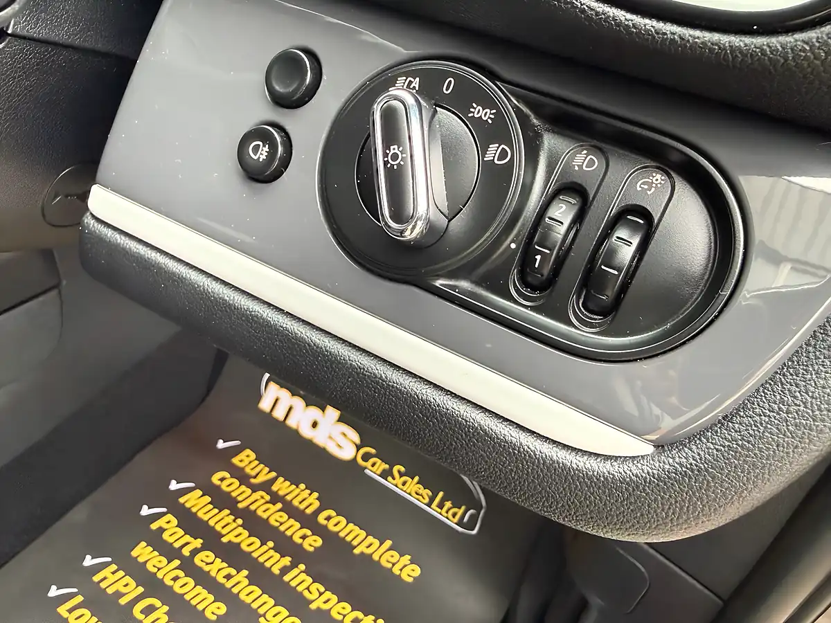 Used 2018 MINI Countryman Cooper Se Grey - Interior and Exterior details 15