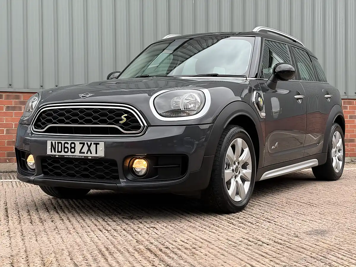 Used 2018 MINI Countryman Cooper Se Grey - Interior and Exterior details 5