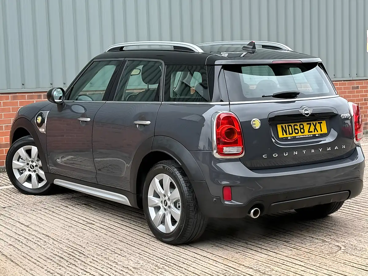 Used 2018 MINI Countryman Cooper Se Grey - Interior and Exterior details 6