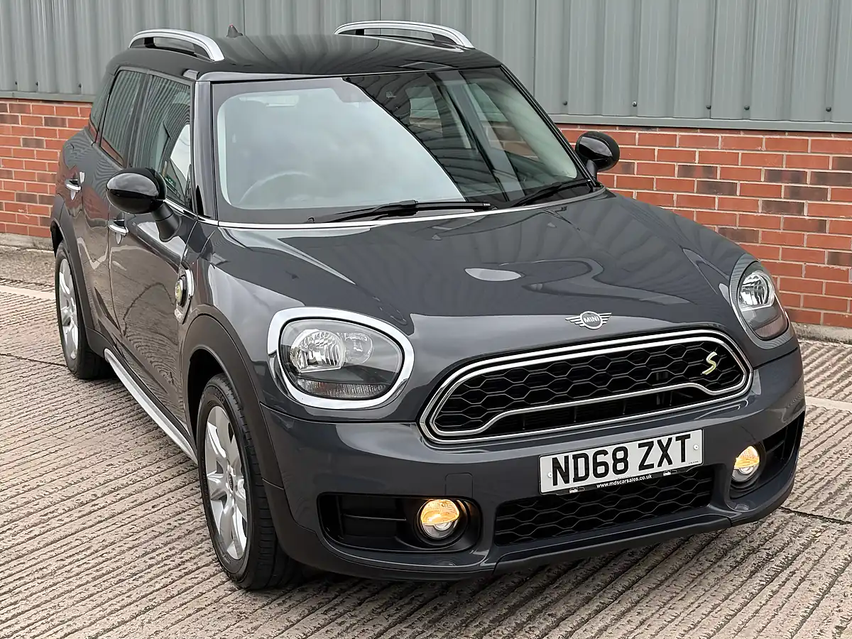 Used 2018 MINI Countryman Cooper Se Grey - Interior and Exterior details 9