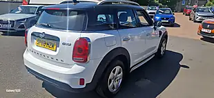 Used 2018 MINI Countryman Cooper White - Interior and Exterior details 10