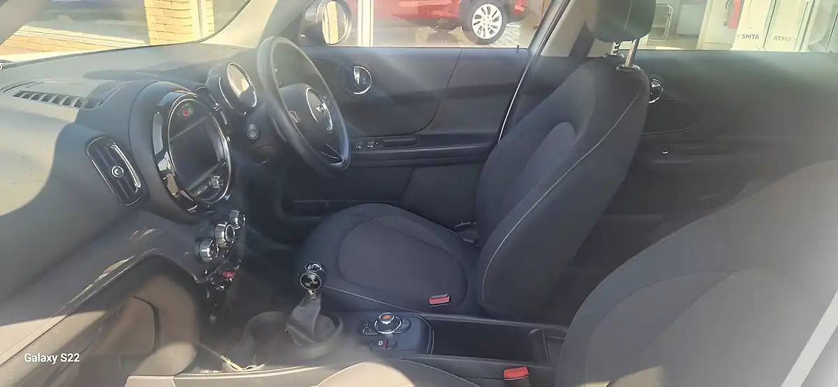 Used 2018 MINI Countryman Cooper White - Interior and Exterior details 14