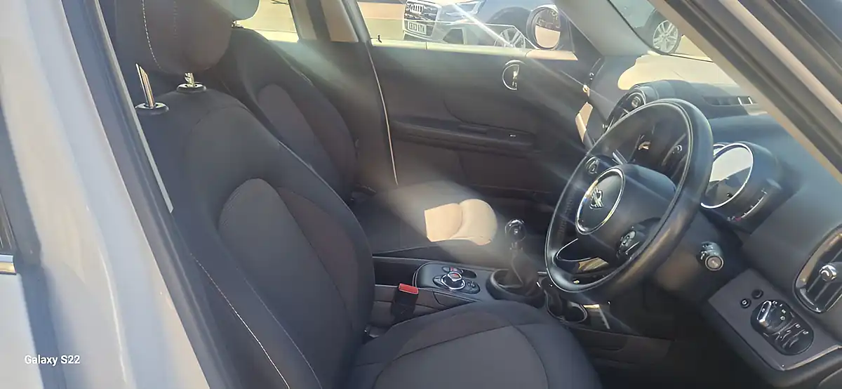 Used 2018 MINI Countryman Cooper White - Interior and Exterior details 15