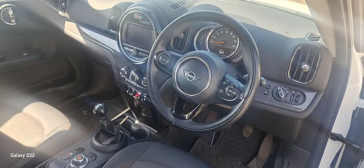 Used 2018 MINI Countryman Cooper White - Interior and Exterior details 16