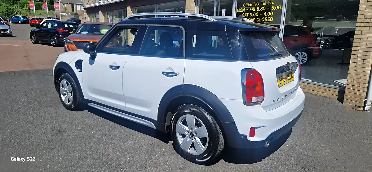 Used 2018 MINI Countryman Cooper White - Interior and Exterior details 4