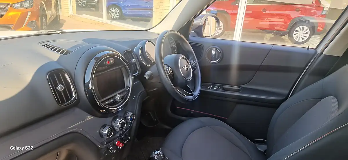 Used 2018 MINI Countryman Cooper White - Interior and Exterior details 8