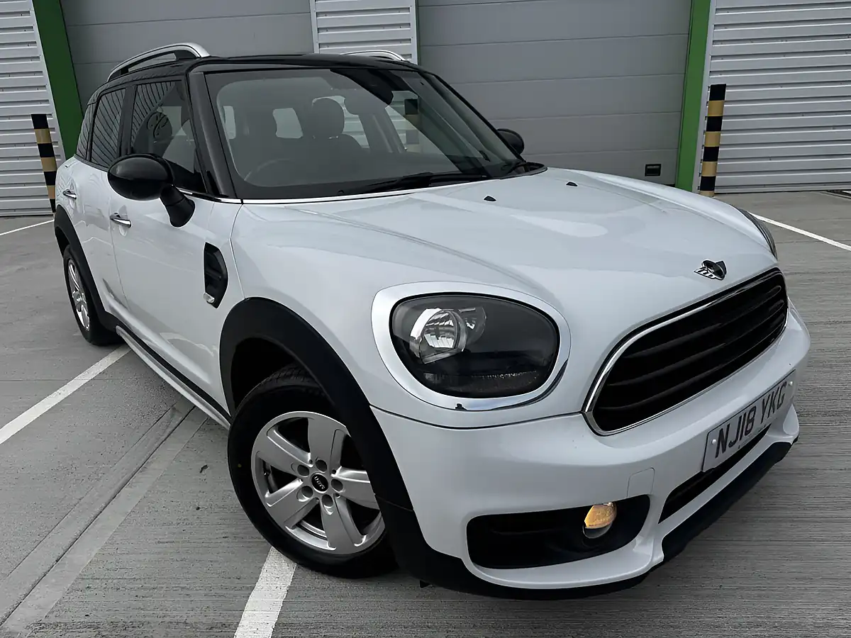 Used 2018 MINI Countryman Cooper White - Front View