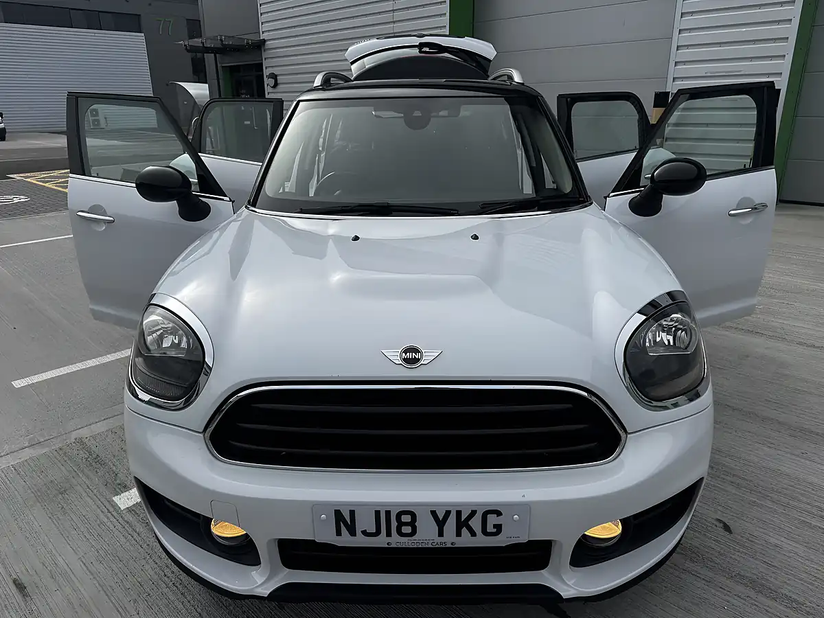 Used 2018 MINI Countryman Cooper White - Interior and Exterior details 10