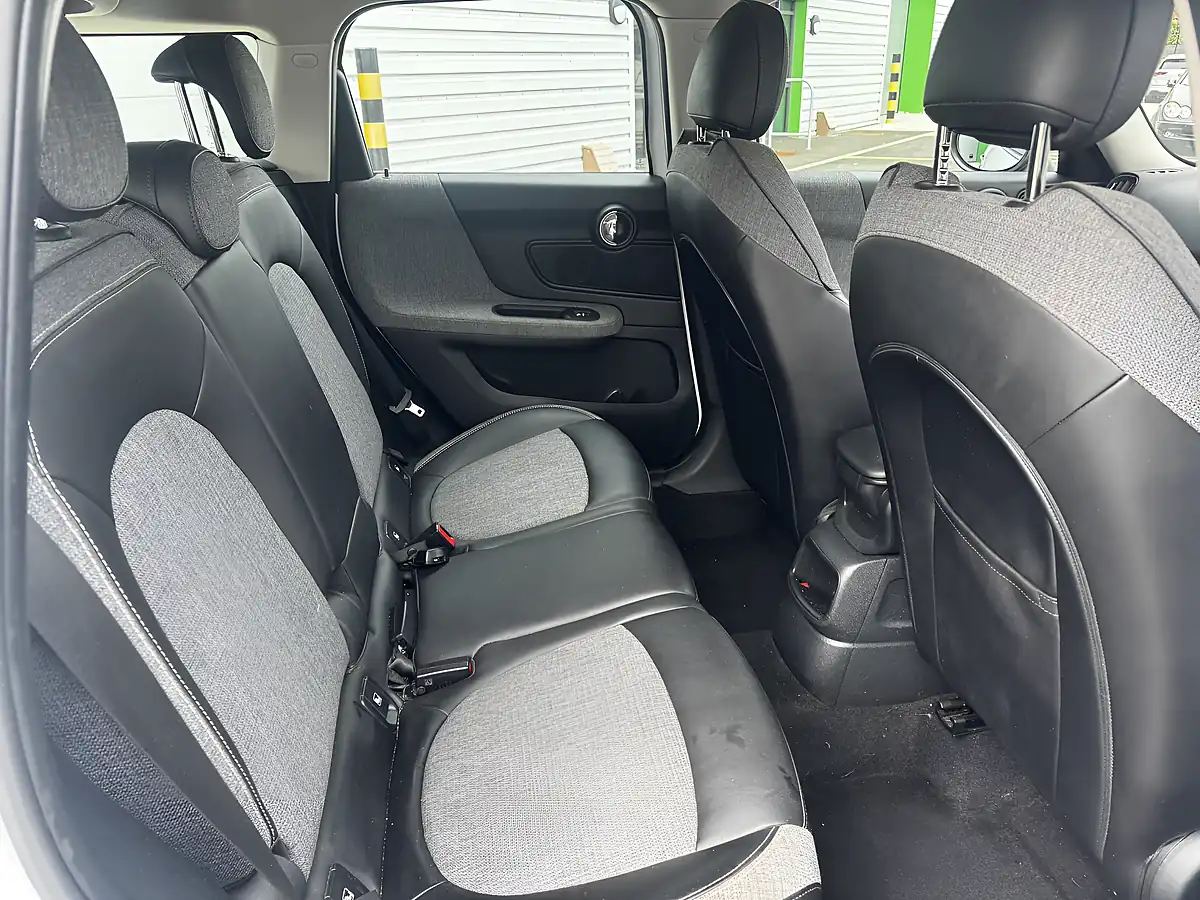 Used 2018 MINI Countryman Cooper White - Interior and Exterior details 13