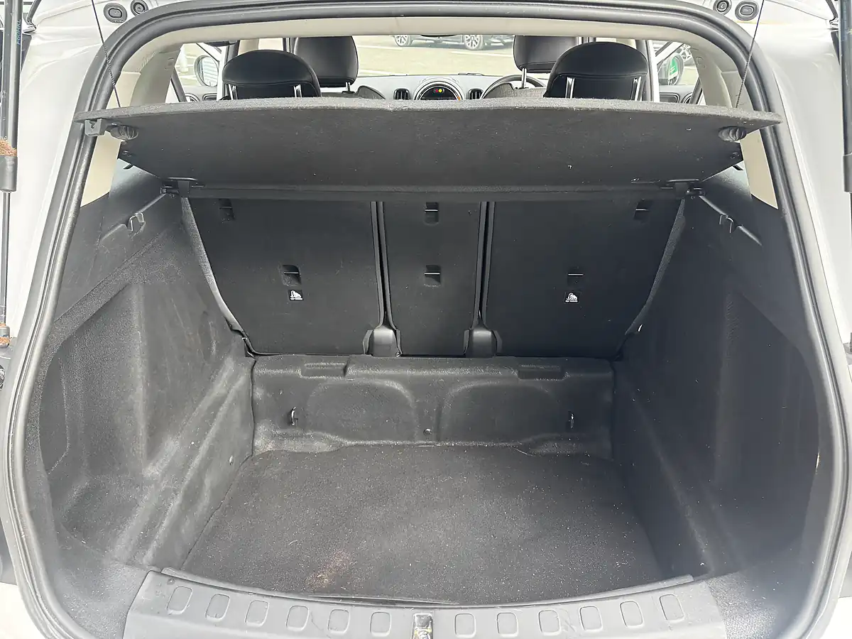 Used 2018 MINI Countryman Cooper White - Interior and Exterior details 14