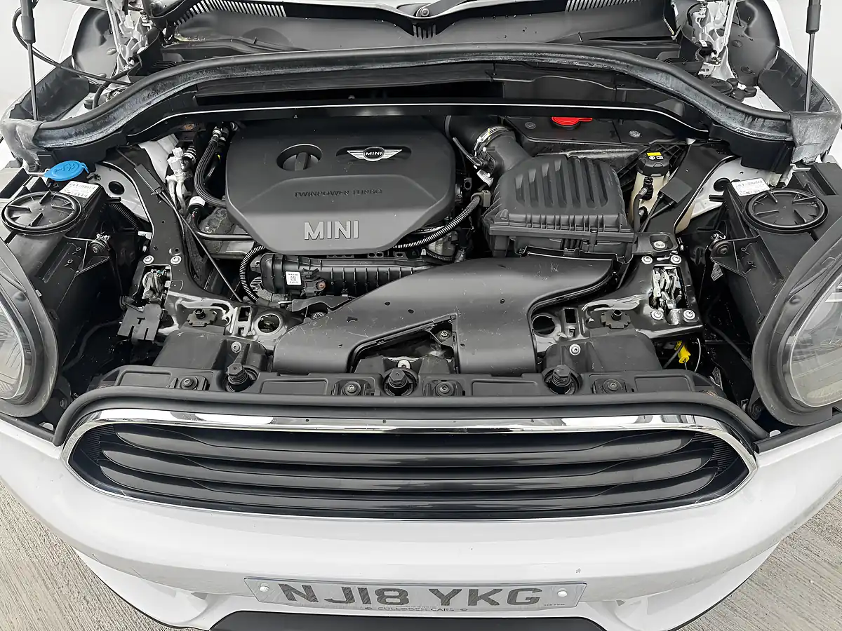 Used 2018 MINI Countryman Cooper White - Interior and Exterior details 15