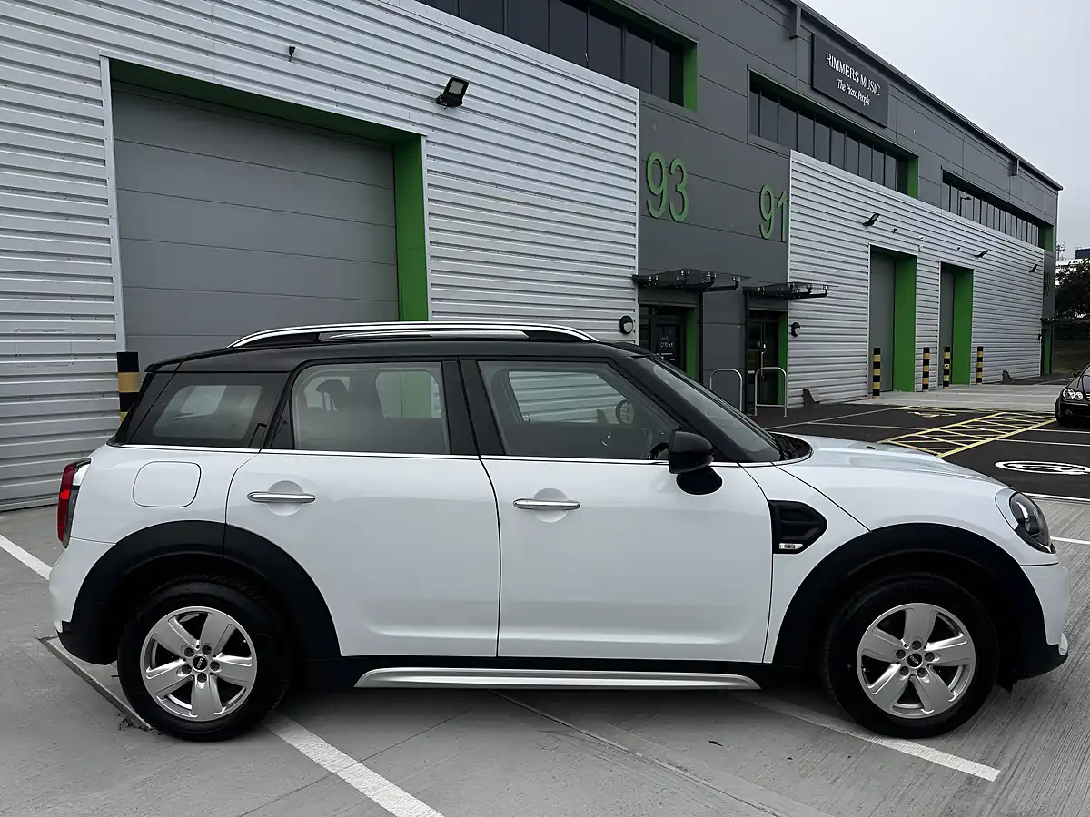 Used 2018 MINI Countryman Cooper White - Interior and Exterior details 4
