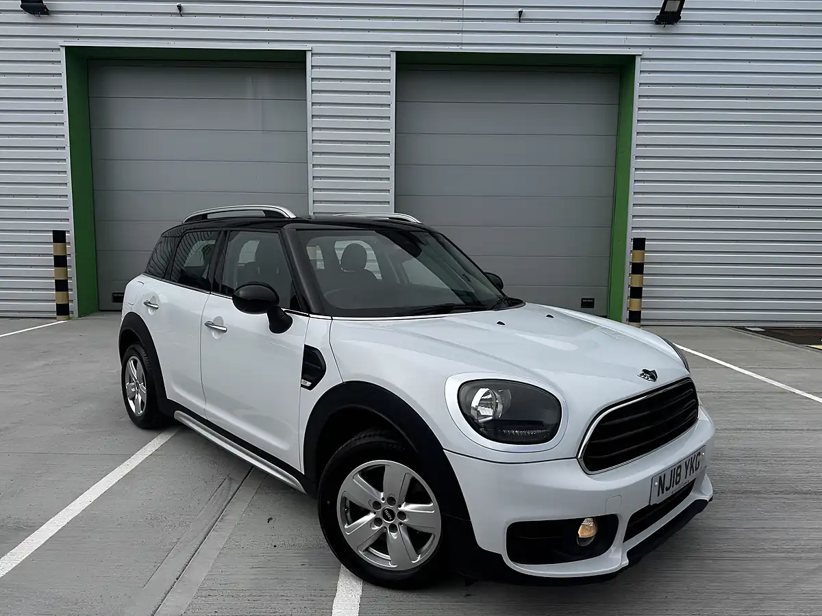 Used 2018 MINI Countryman Cooper White - Interior and Exterior details 6