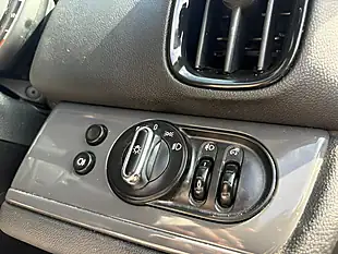 Used 2018 MINI Countryman Cooper White - Interior and Exterior details 12