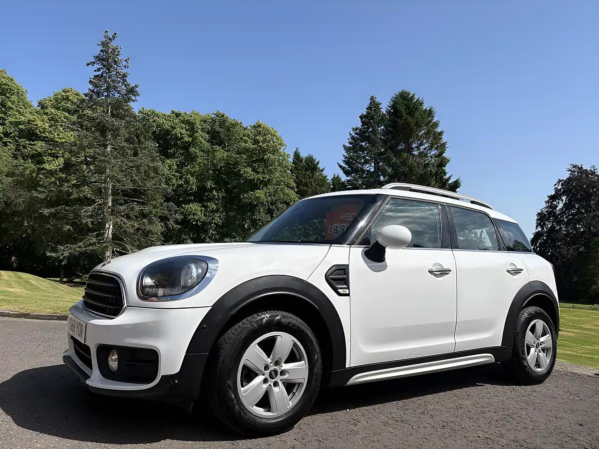Used 2018 MINI Countryman Cooper White - Interior and Exterior details 14