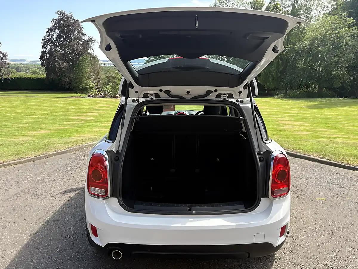 Used 2018 MINI Countryman Cooper White - Interior and Exterior details 16