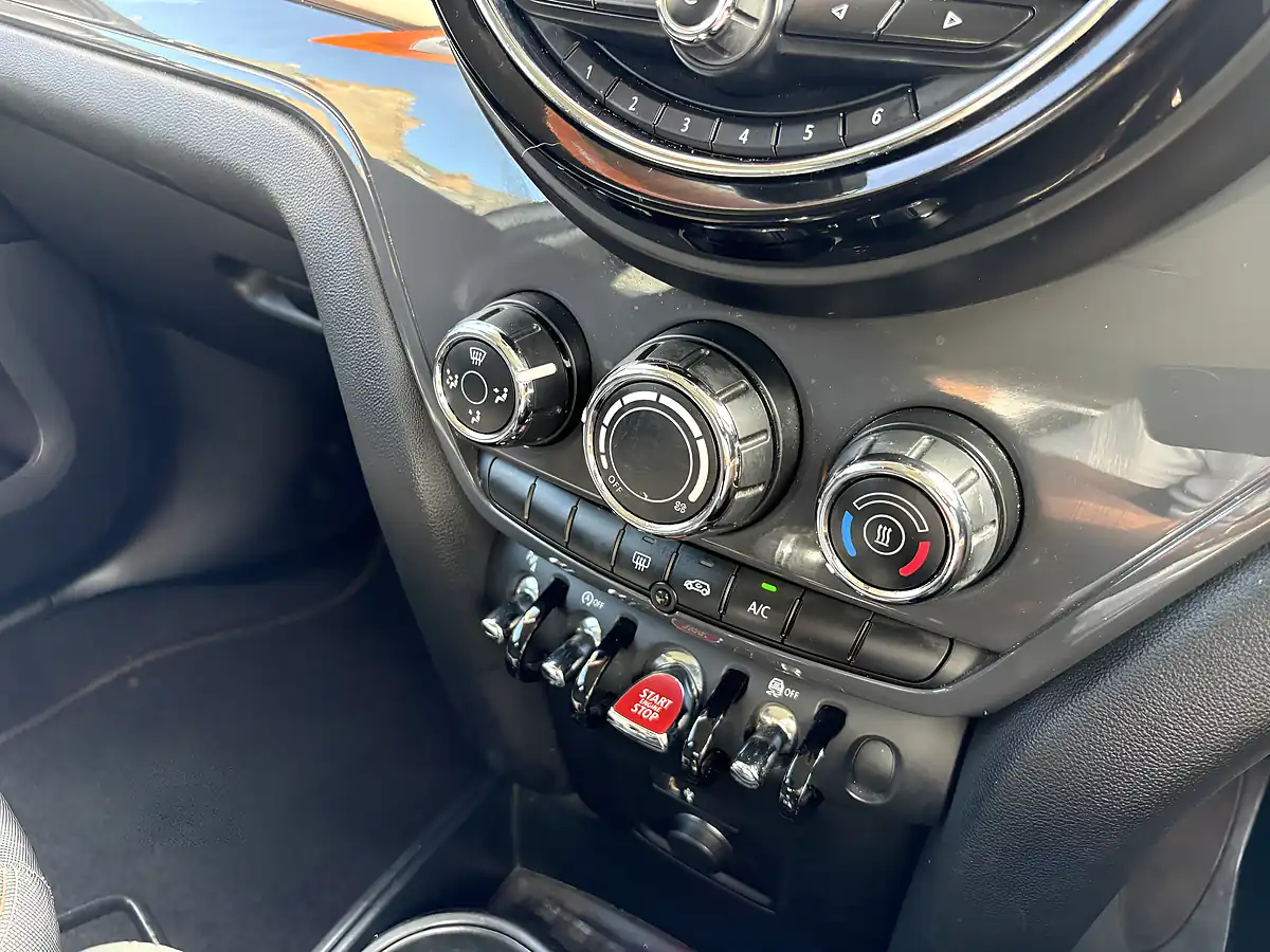Used 2018 MINI Countryman Cooper White - Interior and Exterior details 19