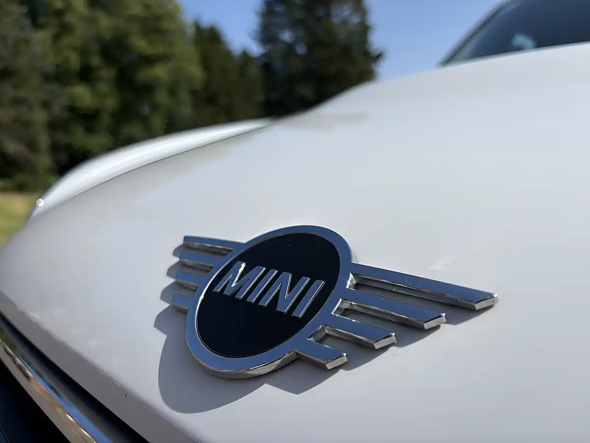 Used 2018 MINI Countryman Cooper White - Interior and Exterior details 4