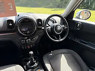 Used 2018 MINI Countryman Cooper White - Interior and Exterior details 8
