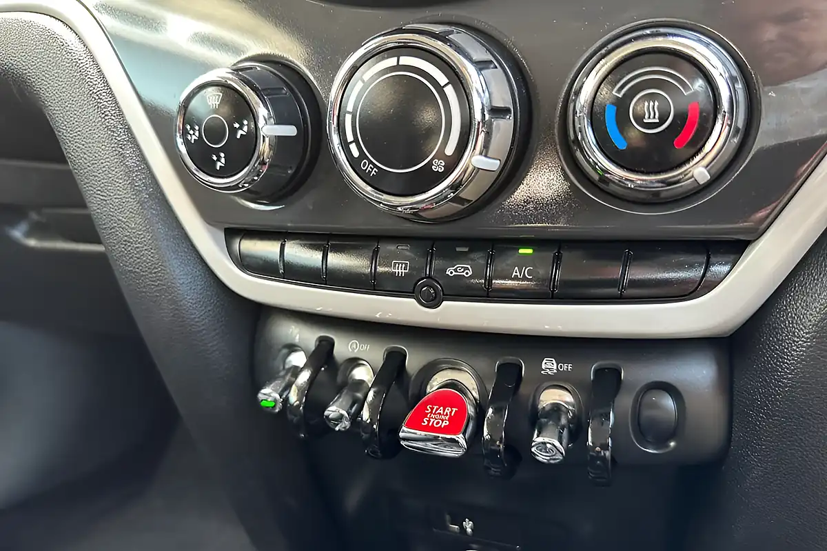 Used 2018 MINI Countryman Cooper White - Interior and Exterior details 20