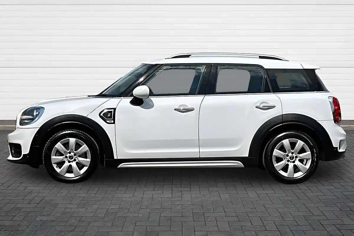 Used 2018 MINI Countryman Cooper White - Interior and Exterior details 6
