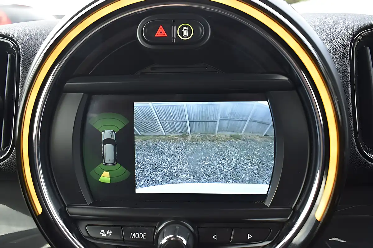 Used 2018 MINI Countryman Cooper White - Interior and Exterior details 10