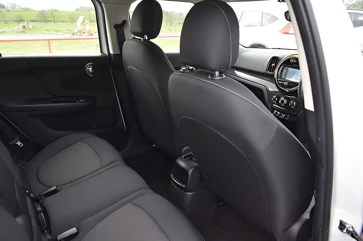 Used 2018 MINI Countryman Cooper White - Interior and Exterior details 14