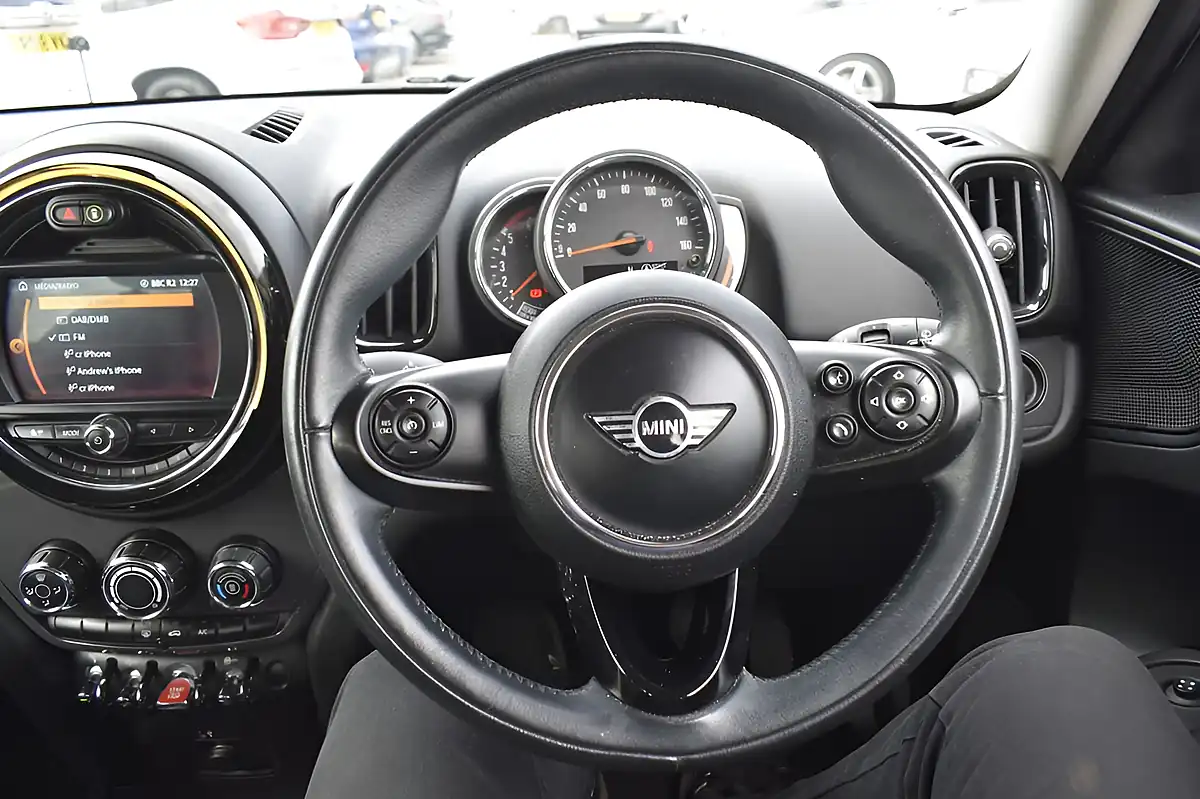 Used 2018 MINI Countryman Cooper White - Interior and Exterior details 17