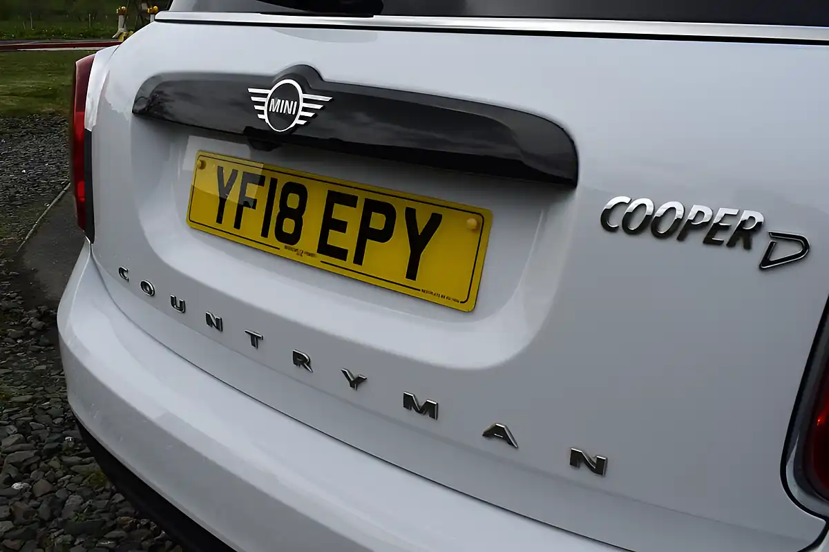 Used 2018 MINI Countryman Cooper White - Interior and Exterior details 8