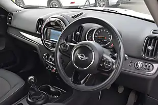 Used 2018 MINI Countryman Cooper White - Interior and Exterior details 9