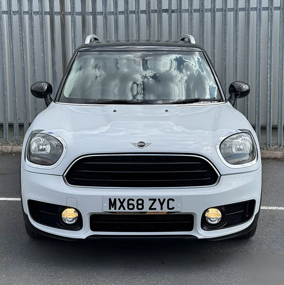 Used 2018 MINI Countryman White - Interior and Exterior details 3