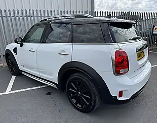 Used 2018 MINI Countryman White - Interior and Exterior details 4